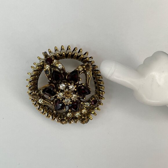 Vintage Gold Tone Round Brooch With Red & Clear Rhinestones Pearlized Stones - Picture 10 of 12